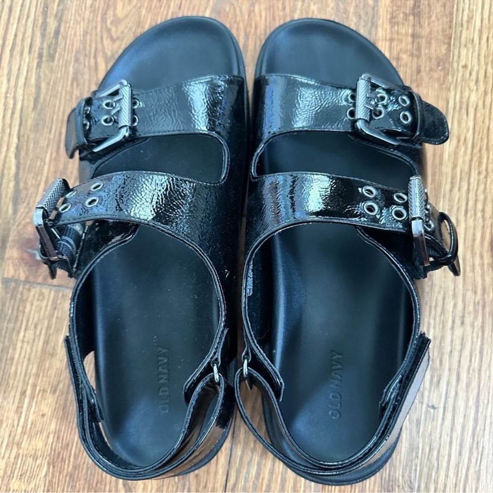 Old Navy Black Sandals with Buckles - Picture 3 of 4